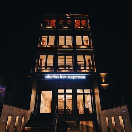 Clarks Inn Express, Dehradun Exterior foto