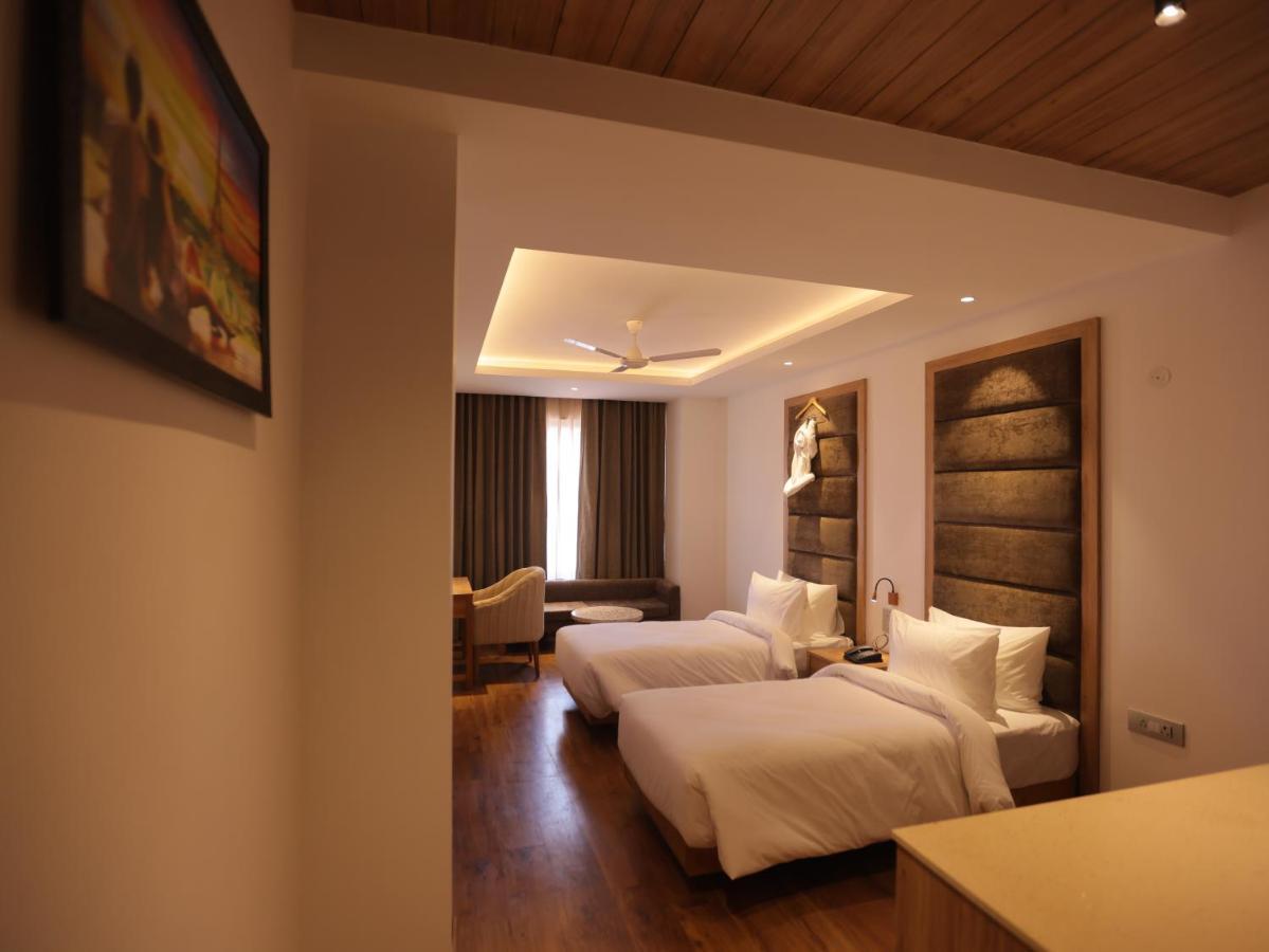 Clarks Inn Express, Dehradun Exterior foto